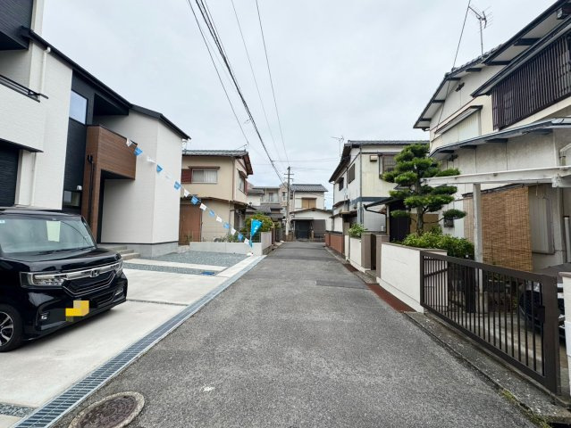 Adoble+ーアドブル＋小倉南区東貫2丁目1期　【小倉南区　新築戸建て】の前面道路含む現地写真