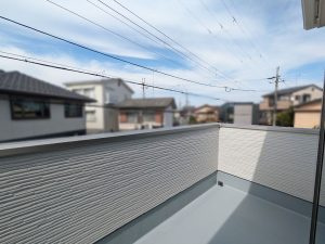 草津市東矢倉3丁目1期　新築戸建のバルコニー