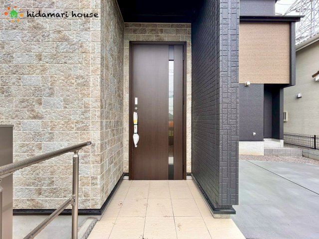 北本市東間7丁目　新築戸建　ブルーミング05の玄関