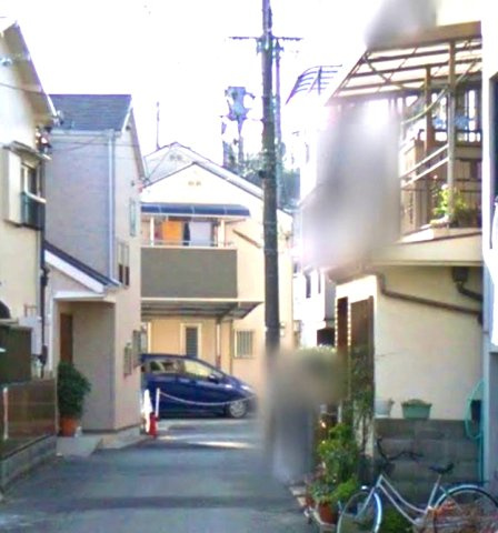 瓦宮1丁目の周辺|前面道路は歩道も整備され、小さなお子様にも安心