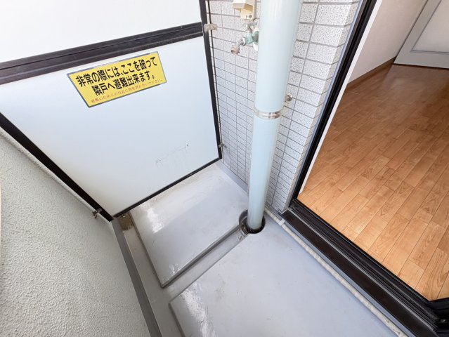 ア・フィットステージ市川南のバルコニー