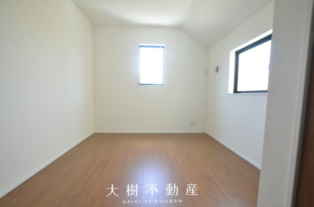 【洋室】 | 座間市南栗原6丁目　新築戸建て　全１棟【仲介手数料無料】 | 2階　洋室2（6.0帖）