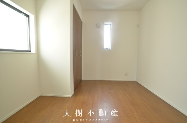 【洋室】 | 座間市南栗原6丁目　新築戸建て　全１棟【仲介手数料無料】 | 2階　洋室3（5.3帖）