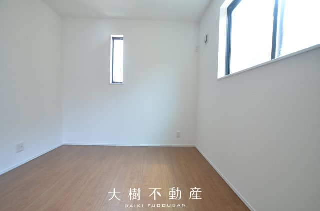 【洋室】 | 座間市南栗原6丁目　新築戸建て　全１棟【仲介手数料無料】 | 2階　洋室4（5.2帖）