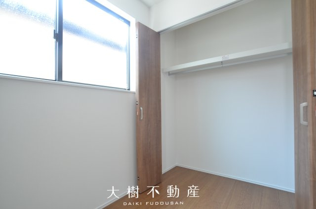【洋室】 | 座間市南栗原6丁目　新築戸建て　全１棟【仲介手数料無料】 | 2階　洋室4（5.2帖）クローゼット