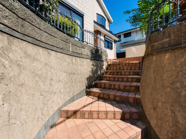 成田東町　中古一戸建てのエントランス|■物件内覧・資金計画相談・住宅ローン相談、リフォーム相談、お問合せ受付中■
※当日・翌日のご内覧、ご相談はお電話でのお問合せがスムーズです！