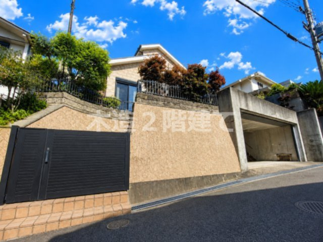 成田東町　中古一戸建ての構造・工法・仕様|木造２階建て
■物件内覧・資金計画相談・住宅ローン相談、リフォーム相談、お問合せ受付中■
※当日・翌日のご内覧、ご相談はお電話でのお問合せがスムーズです！