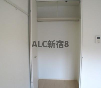 新宿区百人町１丁目のアパートの収納