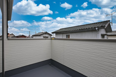 【バルコニー】 | 太田市東矢島町1期　テラシエ | 広々としたバルコニーはお天気の日にはとっても気持ちがいい♪