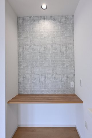 【居間・リビング】 | 太田市東矢島町1期　テラシエ | お洒落なカウンタースペースはちょっとした作業スペースにもなります◎