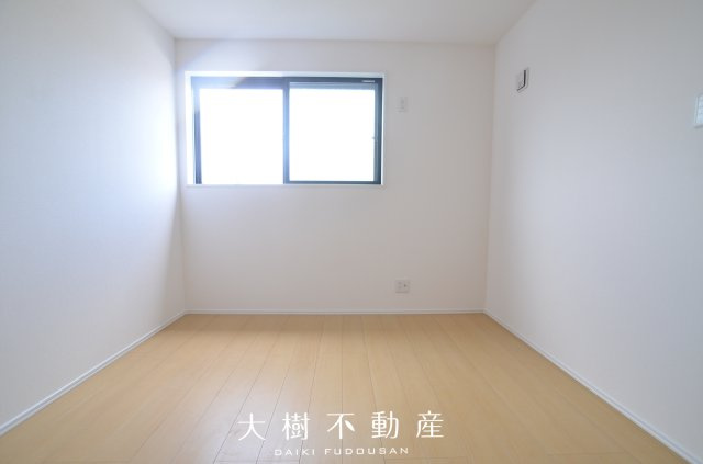【洋室】 | 座間市相模が丘3丁目　新築戸建て　全１棟【仲介手数料無料】 | 3階　洋室4（4.5帖）
