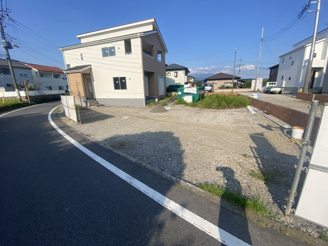 新築　渋川市金井第19　Livele Garden.S　１号棟の駐車場|現地写真　駐車スペースは並列2台分可能です！					
