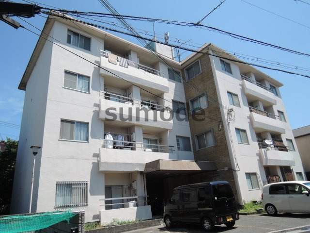 マンション緑町の外観