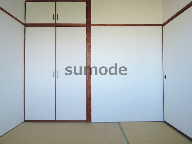 マンション緑町の寝室