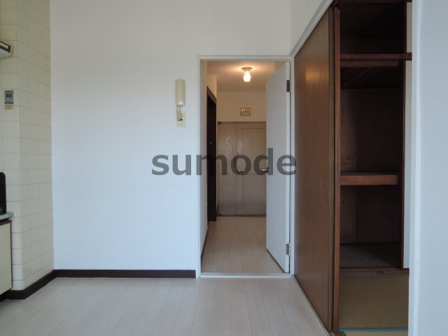 マンション緑町の洋室