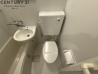 浴室内にトイレがあります！