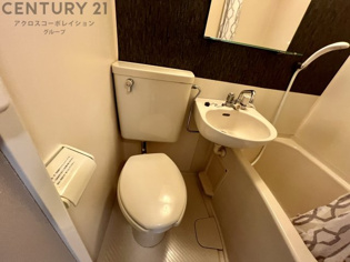 浴室内にトイレがあります☆