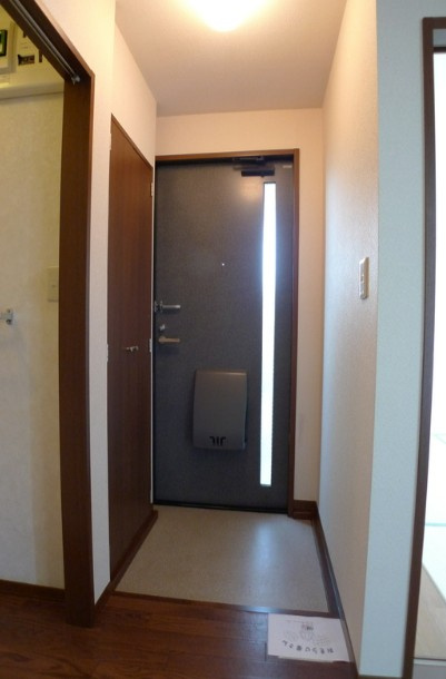 鎌倉市常盤の賃貸マンションの玄関
