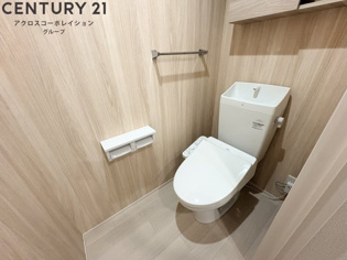 収納スペースあり！綺麗なトイレです！