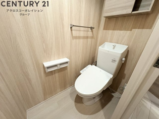 収納スペースあり！綺麗なトイレです！