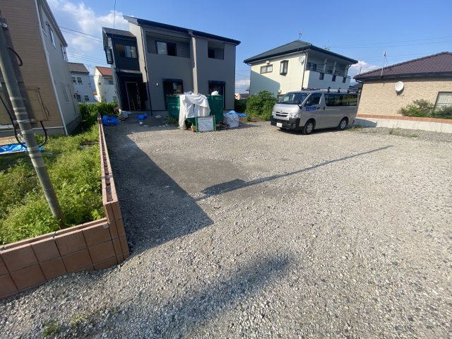 新築　渋川市金井第19　Livele Garden.S　2号棟の庭|現地写真　駐車スペースは2台分可能です！					
