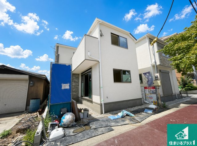 伊丹市荻野　第3期　新築一戸建ての外観|周辺は落ち着いた街並みの住宅地！子育てがしやすい住環境です！まだ未完成ですが、現地でしかわからない事もございます。是非一度ご覧ください。