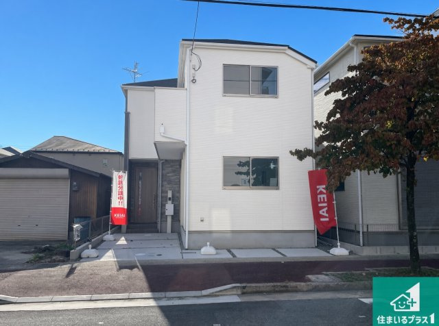伊丹市荻野　第3期　新築一戸建てのトイレ|シンプルなトイレは落ち着く空間！お手入れも簡単です！