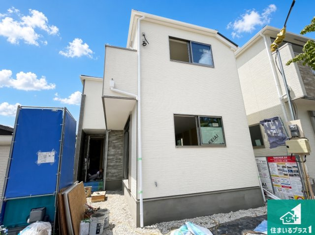 伊丹市荻野　第3期　新築一戸建ての外観|周辺は落ち着いた街並みの住宅地！子育てがしやすい住環境です！まだ未完成ですが、現地でしかわからない事もございます。是非一度ご覧ください。