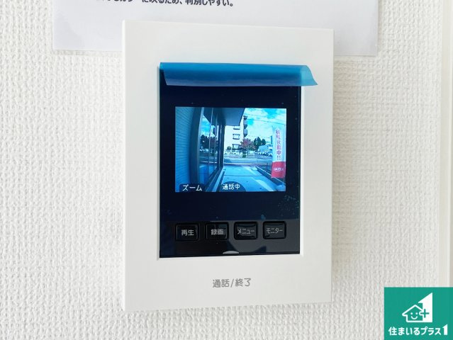 ■伊丹市荻野　第3期　新築一戸建ての防犯設備|カラーモニターインターホン！声だけでなく来訪者の姿や顔がモニターで確認できるので、小さなお子様がいらっしゃるご家庭でも安心できます！