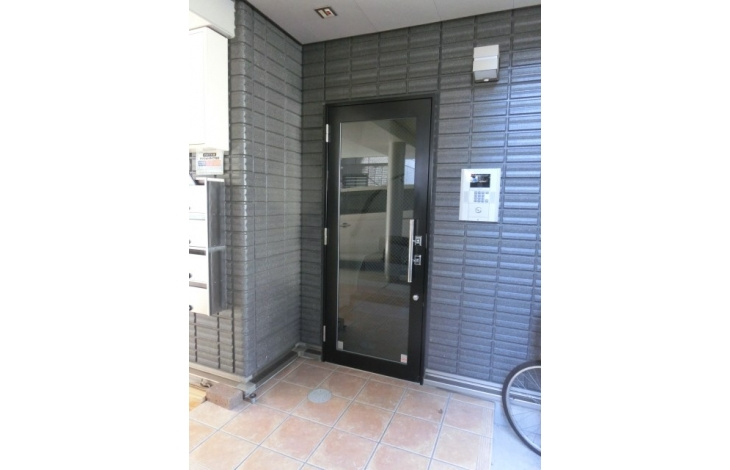 クロストーン町屋のエントランス