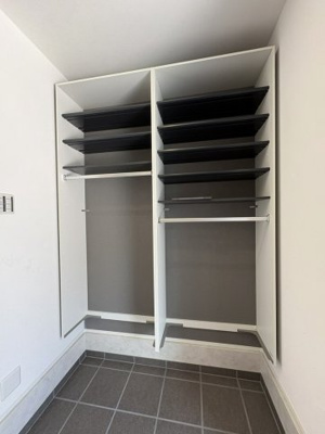 【収納】 | 堺市中区福田　新築戸建 | 便利なハンガーパイプ付き！濡れたレインコートを部屋に持ち込まず乾燥できます。