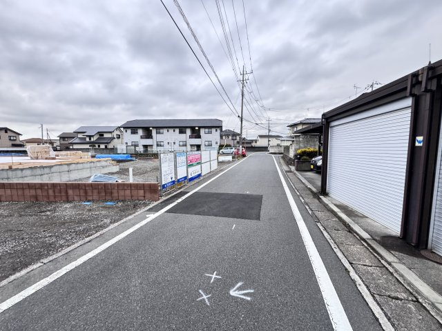 新築　渋川市金井第19　Livele Garden.S　3号棟の前面道路含む現地写真|現地写真　北西側接道幅員約4.6ｍ			