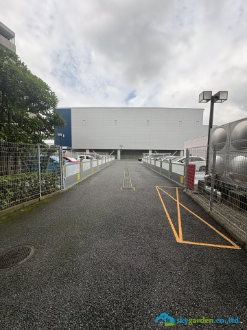 ライオンズマンション寒川第２の駐車場