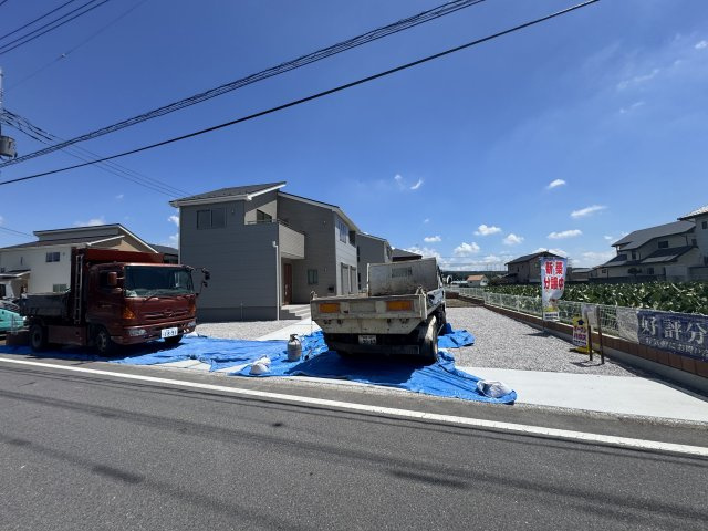 新築　渋川市金井第19　Livele Garden.S　4号棟の駐車場|現地写真　駐車スペースは4台以上可能です！					
