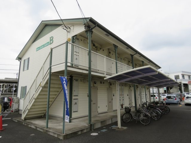 アングリーンゲイブルズBの外観
