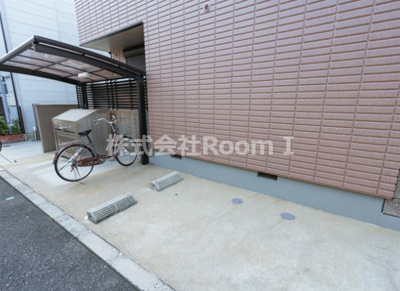 【駐車場】 | メゾン共立通 | 車をお持ちの方に嬉しい駐車場付きの物件です
