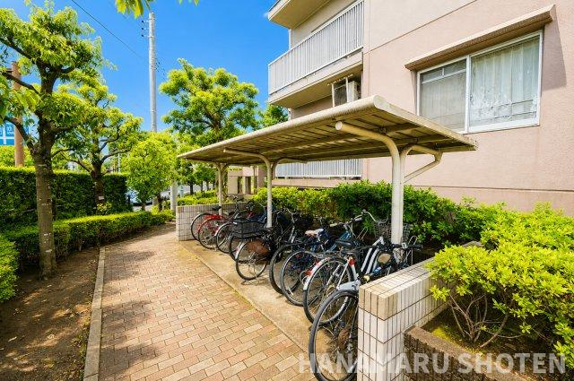 青葉の森公園通り13号棟の駐輪場|＊当日ご案内可＊ご希望の物件まとめてご案内！弊社が掲載していない物件でもOK♪お気軽にご相談ください ♪お電話でのお問合わせがスムーズ♪