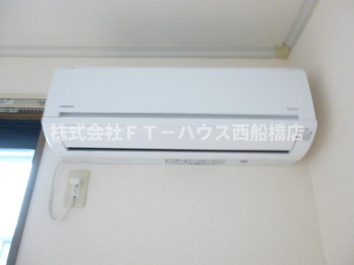 ロイヤルアネックス弐番館の設備|エアコン