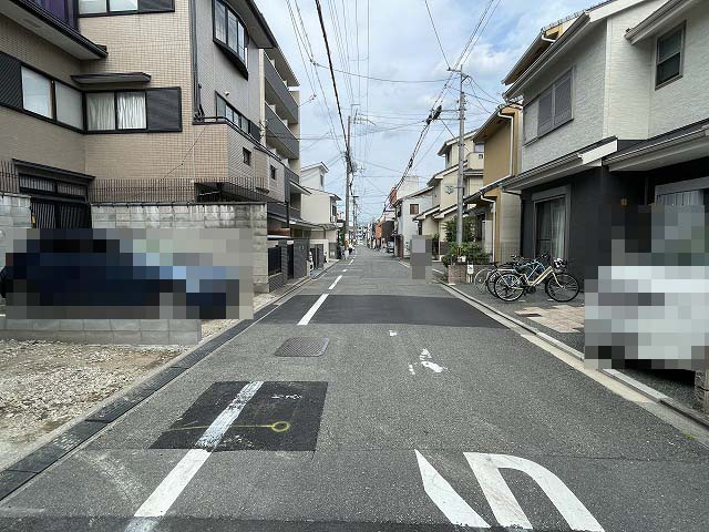 上京区 中社町 新築戸建の前面道路含む現地写真