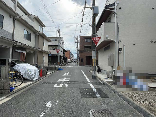 上京区 中社町 新築戸建の前面道路含む現地写真