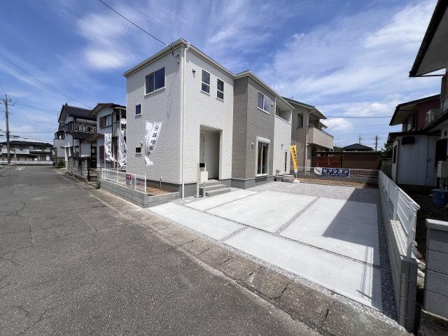 新築　藤岡市下大塚　Livele Garden.S　１号棟の前面道路含む現地写真|西側接道幅員約6ｍ