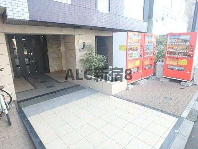 ジェークラウド中野南台のエントランス