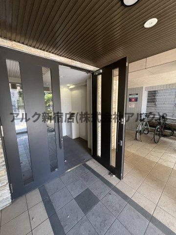 ジェークラウド中野南台のエントランス