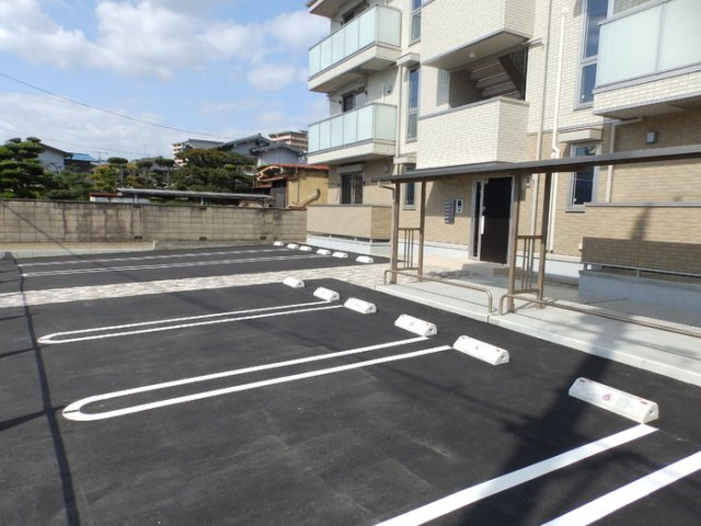 グッディⅡの駐車場