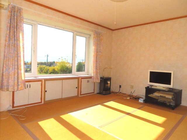 北見市高栄西町３丁目９番３０号　中古売家外土地５筆の和室|和室があると、家にあたたかい雰囲気が生まれます