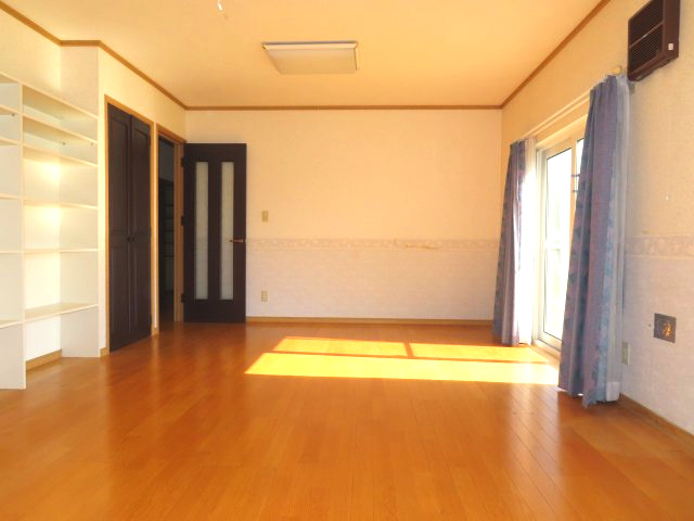 北見市高栄西町３丁目９番３０号　中古売家外土地５筆の洋室|スタンダードな洋室です