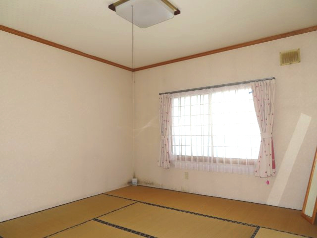 北見市高栄西町３丁目９番３０号　中古売家外土地５筆の和室|和室があると落ち着いた雰囲気になりますね