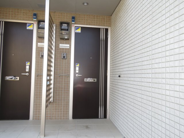 シャルールの玄関