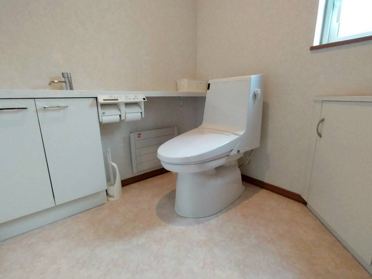 貝塚2丁目中古住宅【非常にきれいです！】のトイレ