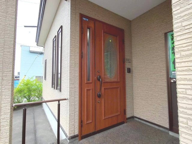 貝塚2丁目中古住宅【非常にきれいです！】のエントランス